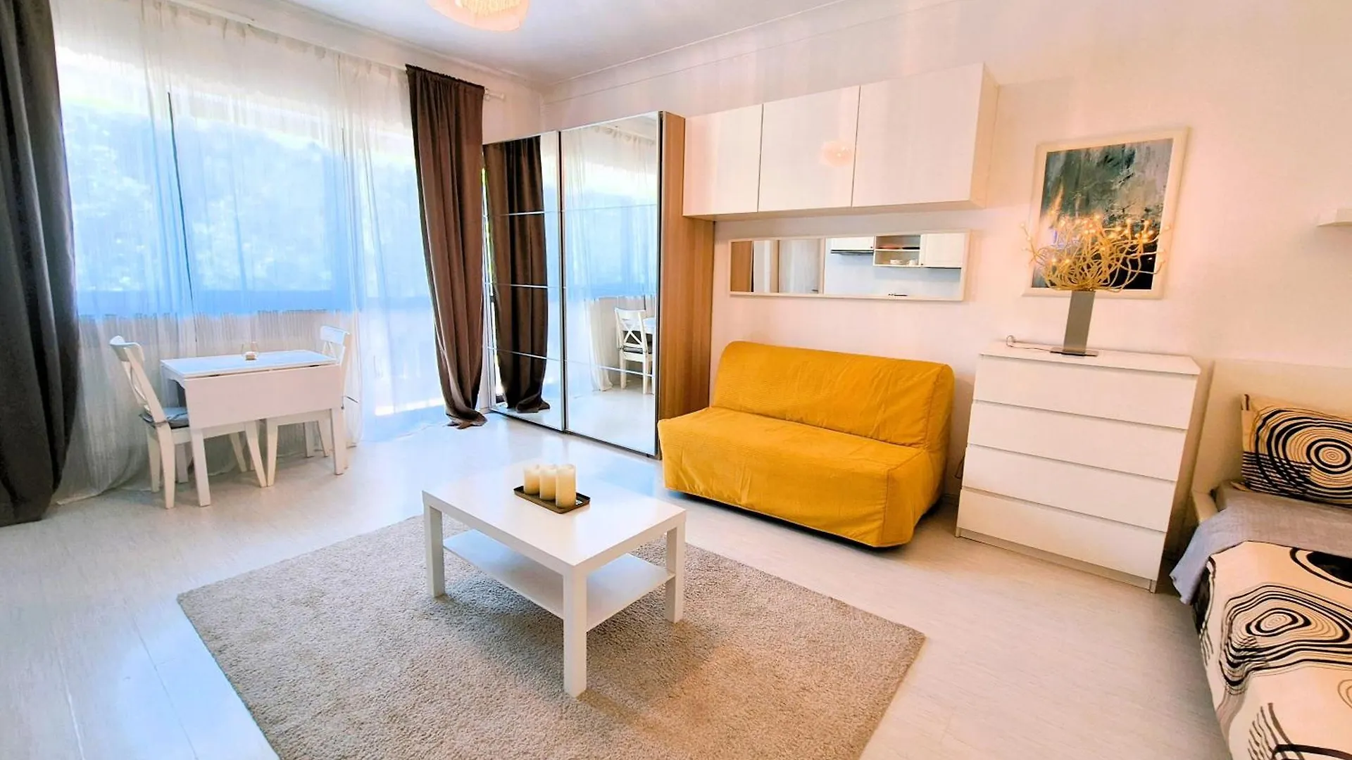 Central Pearl Studio Bucharest Apartment