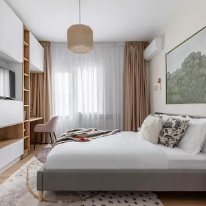 Holt - Out Of The Woods Apartament